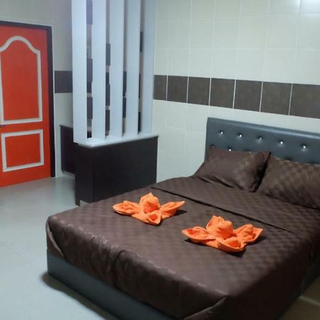 D5 Hotel สาขา มาบโป่ง Chonburi Exteriör bild
