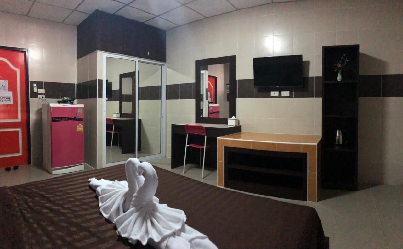 D5 Hotel สาขา มาบโป่ง Chonburi Exteriör bild