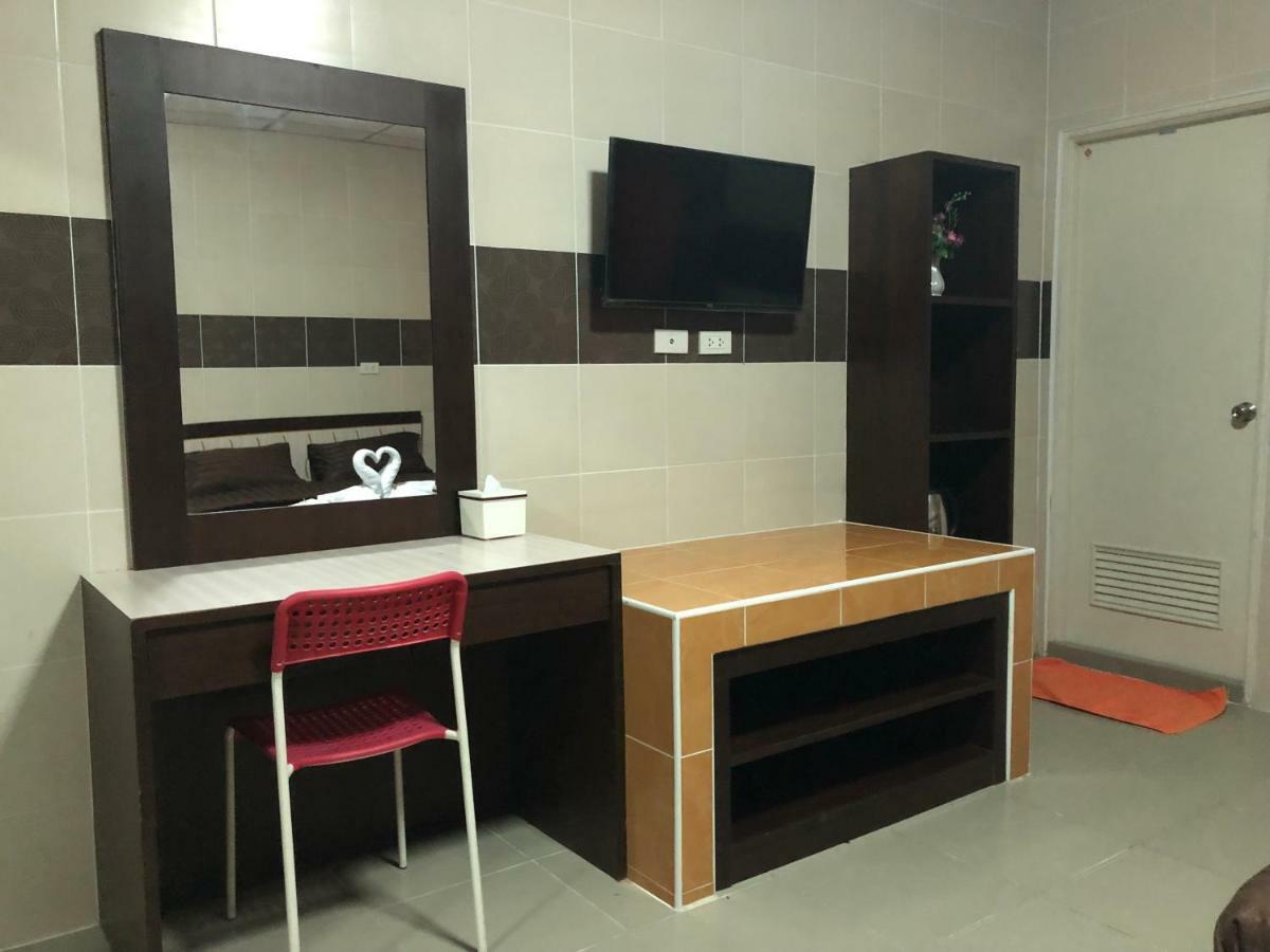 D5 Hotel สาขา มาบโป่ง Chonburi Exteriör bild