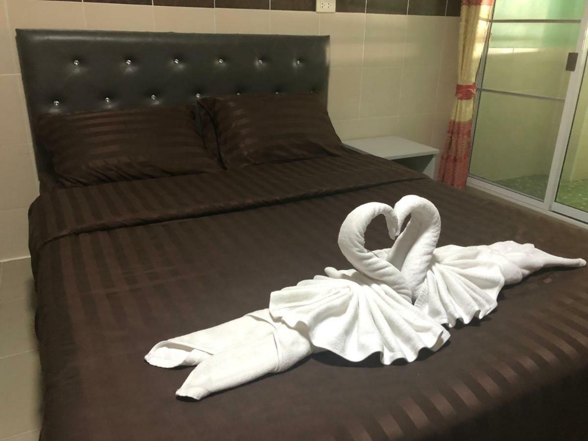 D5 Hotel สาขา มาบโป่ง Chonburi Exteriör bild