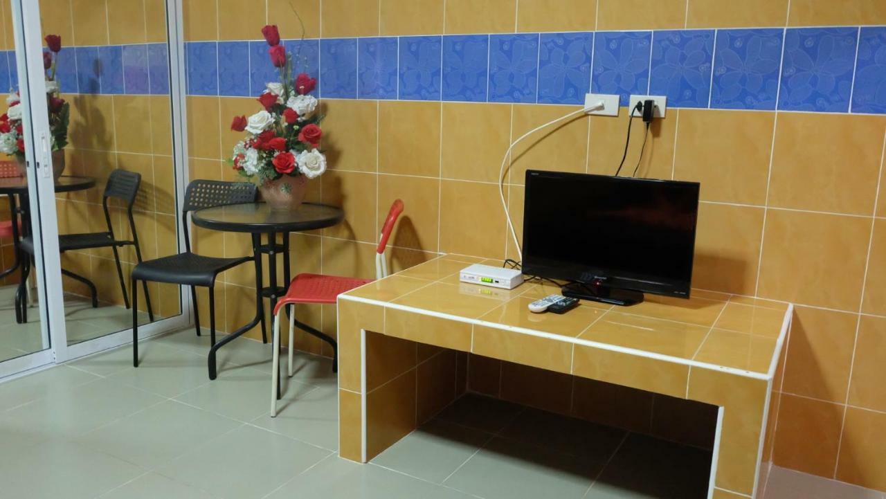D5 Hotel สาขา มาบโป่ง Chonburi Exteriör bild